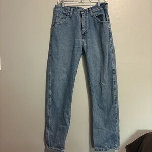 Wrangler Men’s 33x32 Classic Straight Leg Jeans Medium Wash Vintage Style Denim